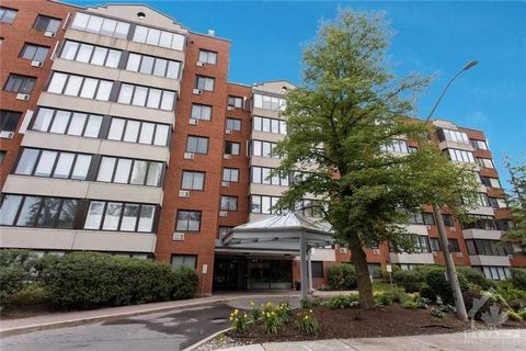 **********Welcome to 225 Alvin Rd, Unit 302, a beautiful 1 bedroom condo in the desirable Manor Park area. Truly an amazing location - you'll enjoy being in a quiet community that is centrally located, surrounded by parks, trails & paths along the Ot...