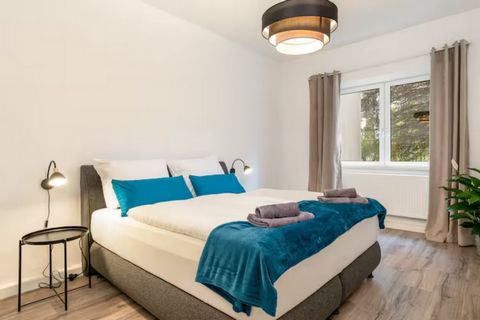 Welcome to our large 3-room apartment in the center of Kassel, which offers you everything you need for a great stay in Kassel: → 2 comfortable box spring double beds → Super central → Sofa bed for 5th & 6th guest with topper → Smart TV & NETFLIX → N...