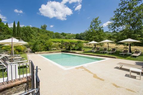 San Gimignano Retreat is a beautiful property tucked away in the Tuscan countryside, surrounded by rolling hills and tall cypress trees. The villa features a huge terraced lawn of 1500 square metres, along with a private swimming pool (16 x 8 metres)...
