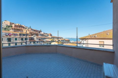 Tuscany Argentario - Penthouse Porto Santo Stefano On the central street full of shops and close to the port, we have the exclusive sale of a penthouse on the fifth and top floor of a building without a lift. The apartment, although dated, is in good...