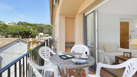 55 m2 new apartment, located in Llafranc, just 170 m from the beach and from the town center. In the northeast of the Iberian Peninsula, a most perfect mix of colors is what you find on the Costa Brava of Spain, colors that create a true rainbow of f...