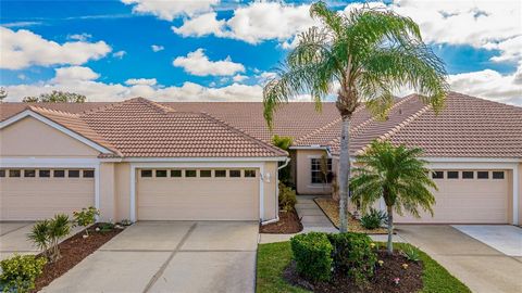 Under contract-accepting backup offers. Fall in love with this meticulously kept and updated fully TURNKEY furnished villa in the prestigious, gated community of Pelican Pointe Golf & Country Club in the charming beachfront town of Venice! Your dream...
