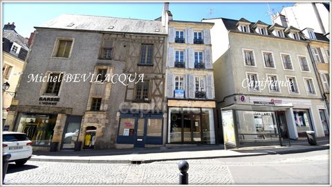 Dpt Nièvre (58), à vendre NEVERS immeuble centre ville, murs commerciaux loués emplacement avec travaux pour 3 T1