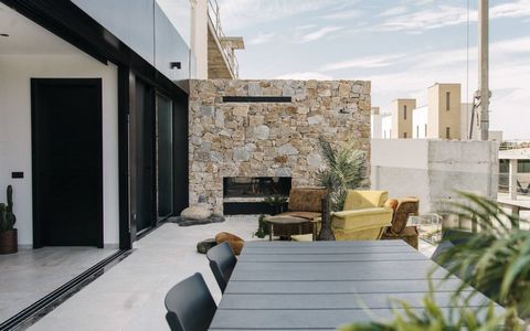 Luxe villa in Rojales, Alicante, Costa Blanca De unieke en duurzame villa's van Oceanic Residential zijn ontworpen om ten volle te genieten van het prachtige uitzicht op de skyline van Guardamar. Een combinatie van uitzicht op zee, natuur en een luxe...