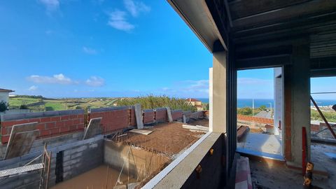 Detached villa under construction with modern design, with sea views, just a few meters from the beach. With 4 bedrooms, one of them suite, living room and kitchen in open space, garage with 60m2 and electric gate, space for laundry area and office. ...