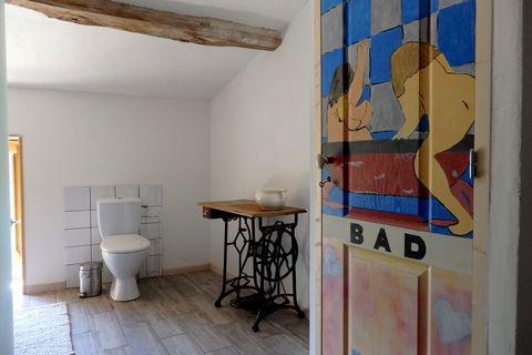 This renovated holiday home is ideal for a family. It is located in Saint-Jean-de-Sauves, 3 km from a tennis court. In the house, authentic details such as wooden support beams, natural stone walls and the centuries-old fireplace have been preserved....