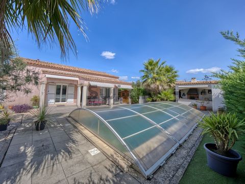 Saint Hilaire de Brethmas, Village en périphérie Sud d'Alès. Dans une impasse, Villa T5 139m2 avec Terrasse, Piscine et Garage. Le bien dispose d'un vaste Séjour / Cuisine d'environ 60m2 ouvrant sur une terrasse couverte idéalement exposée Sud . Cuis...