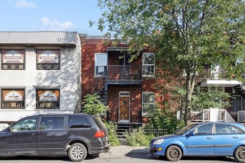 Diese Maisonette in 812-814 St Roch, Montreal, QC, H3N 1L4 bietet ein hervorragendes Investitionspotenzial in einer begehrten Nachbarschaft. Das Dach wurde kürzlich erneuert und die Küche wurde renoviert, um dem Anwesen einen modernen Touch zu verlei...