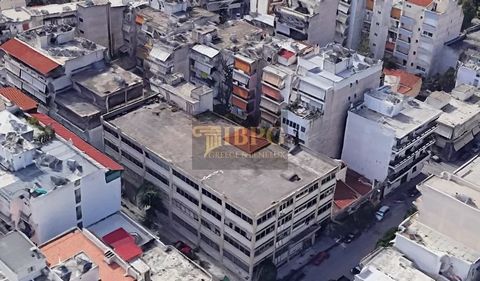 Enorme edificio comercial para traslado de uso de apartamentos. Situado en Nea Jonia, en muy buena zona cerca del parque. Total de 4000 metros cuadrados, divididos en 5 niveles de la siguiente manera, Sótano, planta baja, primera, segunda y tercera p...