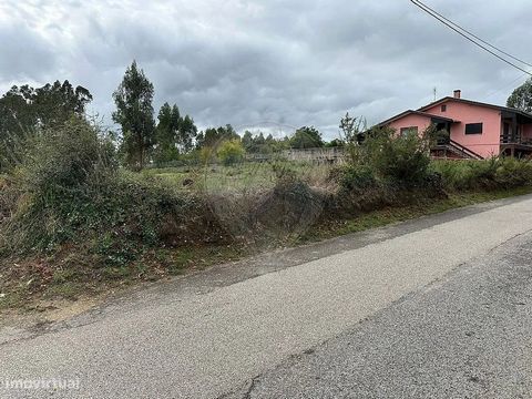 Terreno em Paradela para venda   Terreno localizado na tranquila e acessível à aldeia de Paradela.  Este terreno oferece ótimas condições para a construção de uma ou mesmo duas moradias e destaca-se pela sua localização privilegiada, sendo uma zona h...