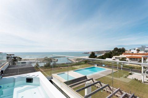 Penthouse Appartement te koop in Nazaré Portugal met privé dakterras & jacuzzi, uitzicht op zee. fitnessruimte en twee verwarmde buitenzwembaden. Dit appartement aan de Zilverkust wordt volledig gemeubileerd verkocht en is klaar om in te trekken! Geï...