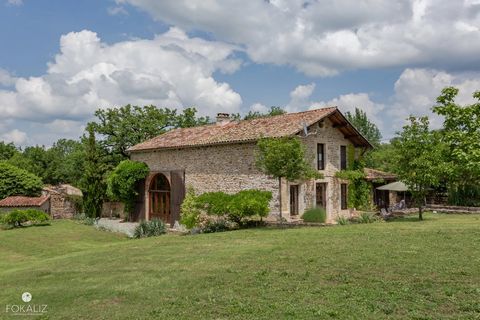 This magnificent property is located approximately 10 minutes from Saint Antonin Noble Val in a beautiful and quiet location. The property consists of a very spacious main house with 5 bedrooms, a fully independent guest house, a swimming pool and a ...