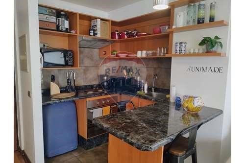 Investeringsmogelijkheid in de Avenida Santa María! Appartement met 1 slaapkamer en 1 badkamer beschikbaar in een gebouw dat alles heeft om uw levenskwaliteit te verbeteren en uw investering veilig te stellen. Kenmerken van het gebouw: Evenementenrui...