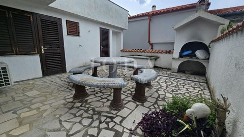 Location: Primorsko-goranska županija, Crikvenica, Dramalj. ID CODE: 5711 Josip Šikić, mag.oec Agent s licencom Mob: +385 91 890 4694 Tel: +385 51 403 771 E-mail: info@joda-nekretnine.hr www.joda-nekretnine.hr