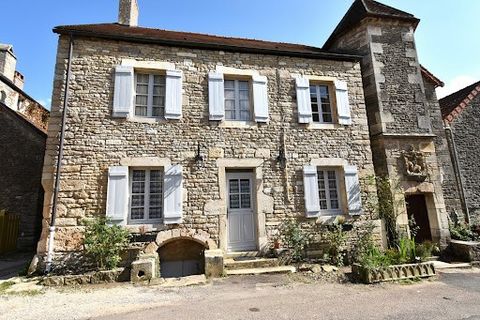 11417 - In this beautiful renowned tourist village, Châteauneuf, one of the most beautiful villages in France, there is a lovely stone house built over a cellar comprising: living room with wood stove, exposed stones and beams, fitted and equipped ki...