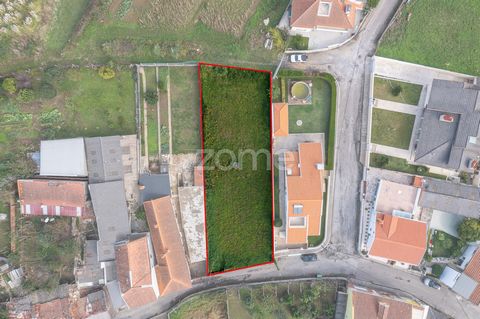 Identificação do imóvel: ZMPT571064 Terreno, em Serzedo, na zona de corvadelo, junto à rua Nossa Senhora Fontes, com área total de 900 m2, para construção de moradia. O terreno está situado numa rua urbanizada com moradias, com a possibilidade de con...