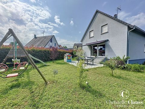 Exklusiv für Christelle Clauss Entdecken Sie dieses prächtige Haus aus dem Jahr 2009, das sich in einer sehr hübschen Wohnsiedlung ohne Vis-à-vis auf einem Grundstück von 5,94 Ar befindet. In der Nähe aller Annehmlichkeiten und nur 5 Minuten von Hagu...