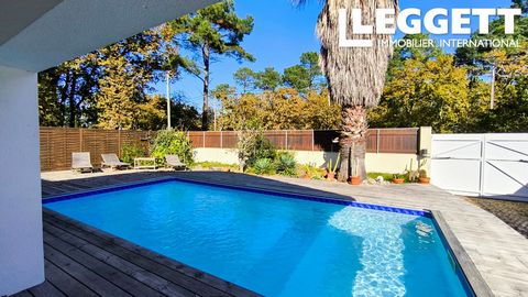 A33281EPR33 - This property located in a residential area of Ares only 50 meters from the beach and the forest on the beautiful Arcachon Bay offers four bedrooms two of which are ensuites. A seperate 25M² studio/office; A heated pool of 4X8 surrounde...