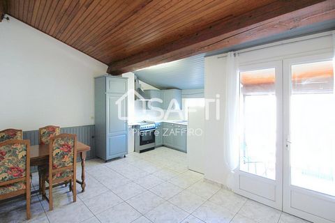 RARE! Located in the village of Terrats, in a country setting close to Thuir and its shops, this apartment in a village house, on the 2nd and top floor, offers an ideal environment for nature lovers, with schools, nurseries and bus routes nearby. The...