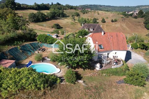 Located in the charming town of Saint-Cyprien in the countryside, this property offers a peaceful and authentic environment, ideal for nature lovers. Boasting all modern amenities such as fiber connection, it seduces by its tranquility while remainin...