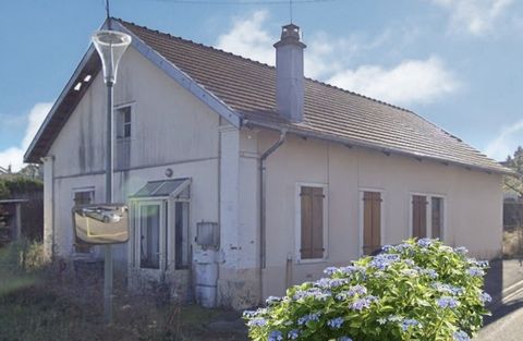 à vendre VITTEL MAISON indépendante P3 de PLAIN-PIED à rénover entièrement sur terrain de 740 m2 Cette maison comprend : une cuisine, un salon/salle à manger, 2 chambres, salle de bain/WC, une partie dépendance (poulailler, pièce) et combles (Toiture...