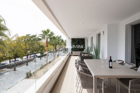 Located in San Pedro de Alcántara. Sleek first floor apartment that has a privileged location on a short walk to San Pedro beach & its gorgeous promenade, short walk to all amenities like restaurants & bar lounges or sports centre. The property has s...