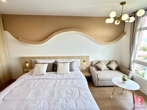 Witamy w Twoim wymarzonym odosobnieniu w samym sercu Phuket w Tajlandii! Ten pięknie wykończony apartament oferuje wyjątkowe połączenie komfortu i wygody, oferując 1 przestronną sypialnię i 1 nowoczesną łazienkę, a wszystko to na starannie zaprojekto...