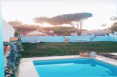 Outside this fantastic property you will find a private swimming pool with dimensions of 4mx2m and a depth range from 1m to 2m. You can relax in the sun in the beautiful garden or have a drink with your companions in the dining area on the terrace. P...