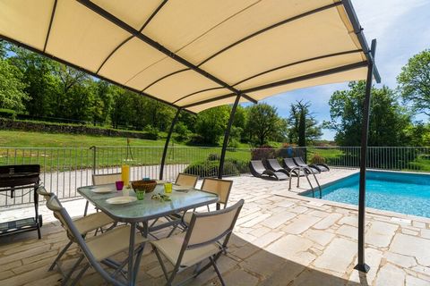 Dating back to the 19th century, this holiday home in Thémines has been restored to meet the needs of the modern traveller while retaining authentic touches. Apart from a private swimming pool, where you can refresh with a dip and enjoy your holidays...