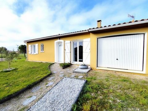 Située à Saint-Sardos (82600), cette maison de 84 m² se trouve dans un lotissement paisible à seulement 15 minutes de Verdun sur Garonne. La ville bénéficie d'un cadre verdoyant et familial, idéal pour les amateurs de tranquillité tout en restant pro...