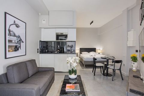 Welkom in mijn appartement in het hart van het 17e arrondissement van Parijs! Deze moderne en volledig uitgeruste studio biedt een comfortabele leefruimte van 27 vierkante meter, ideaal voor uw verblijf in de Lichtstad. Metrostation: Brochant lijn 13...