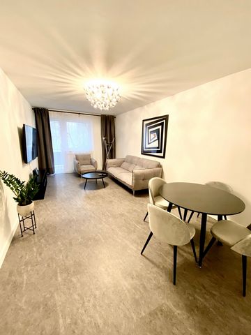 This apartment is a renovated apartment, which impresses with its upscale furnishings and can be occupied immediately. The apartment is accessible by elevator and is located in the best area of Frankfurt. On the balcony you can relax from everyday li...