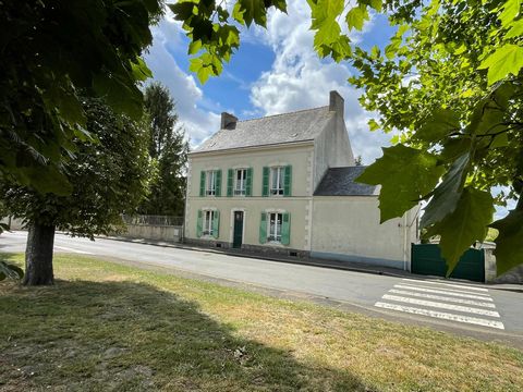 Maison de caractère avec joli parc clos.