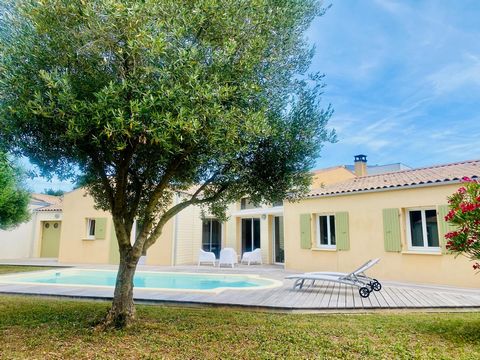 Coup de coeur assuré ! Magnifique maison contemporaine avec sa superbe pièce de vie en cathédrale !