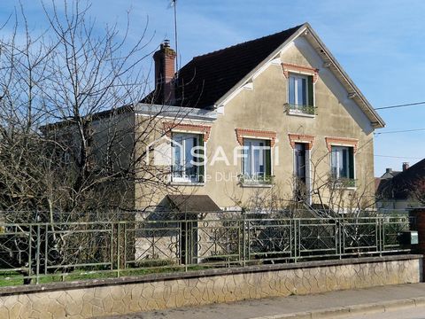 SENS, MAISON SENONAISE DANS QUARTIER RESIDENTIEL