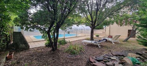 magnifique villa avec piscine située sur les hauteurs de Lodève