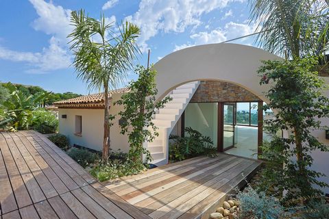 Villa d'Exception, 600 m2 en surfaces annexes.