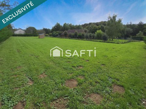 Situé dans la charmante commune d'Athesans-Étroitefontaine (70110), ce terrain de 1500 m² offre un cadre paisible et verdoyant, idéal pour les amoureux de la nature et de la tranquillité. Proche des commodités locales, cette localité bénéficie d'un e...