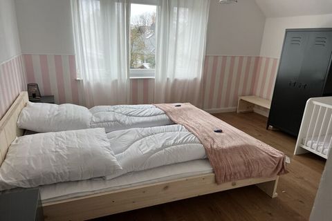 Erleben Sie unvergessliche Tage in der „Ferienwohnung 53° Nord- Deichblick“. Diese geschmackvoll eingerichtete Unterkunft bietet Ihnen auf großzügigen Raum höchsten Komfort und vielfältige Annehmlichkeiten. Vier behagliche Schlafzimmer, ausgestattet ...