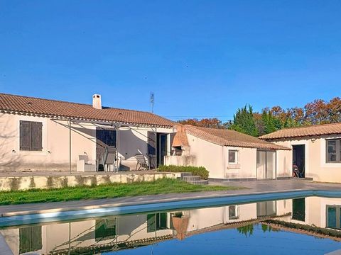 Maison avec grand terrain et piscine – Tresques