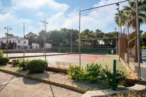 Des frais de services et de commodités d'un montant de EUR 162,00 vous seront demandés à l'approche de votre date d'arrivée. Vous recevrez un message séparé contenant le lien de paiement. Les frais de services et de commodités garantissent un séjour ...