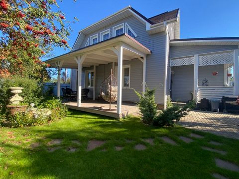 Предлагается к продаже современный дом, построенный в 2014 году из пеноблоков на монолитной плите. Дом находится в отличном экологически чистом и живописном районе село Душоново, территория СНТ Факел, дом 30. Общая площадь — 133,4 кв.м., 5 комнат 12 ...