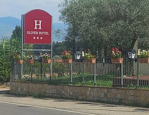 Vendiamo le mura di una struttura ricettiva che attualmente è libera sita in Anghiari, Arezzo, Toscana, Italy. In una delle più belle aree verdi della Toscana abbiamo il piace di proporre in vendita una struttura alberghiera operativa fino a pochi me...