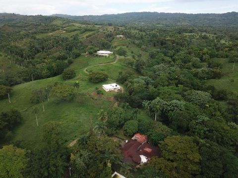 **Large piece of land with 2 villas in Sabaneta for sale!** This large piece of land with 2 villas in Sabaneta for sale in an excellent opportunity on the beautiful tropical country side of the Dominican Republic. The 68 acres of land is just outside...