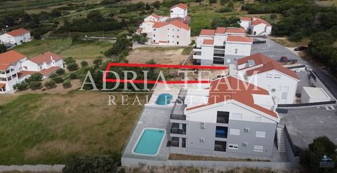 Building land of approximately 1100 m2 for sale in Caska near Novalja on the island of Pag. On the ground it is possible to build two smaller houses of approximately 200 m2 or one larger house with a swimming pool, hotel or similar. The land is locat...