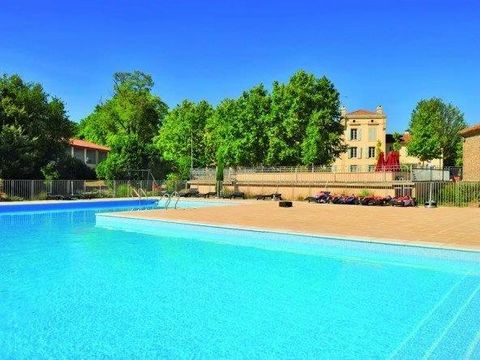 Stunning 3 Bedroom Leaseback Apartment For Sale In Chateau De Jouarres Azille Languedoc-Roussillion France Esales Property ID: es5553582 Property Location Hameau de Jouarres Azille 11700 France Property Details A Three bedroom apartment that sleeps u...