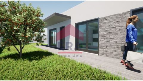 New T3 Single Storey House. Comprising a fully equipped kitchen, open space living room with 44.10m² with lots of natural light, complete bathroom, two bedrooms with sliding door wardrobes with very generous areas, a suite with a 7m² closet, all room...