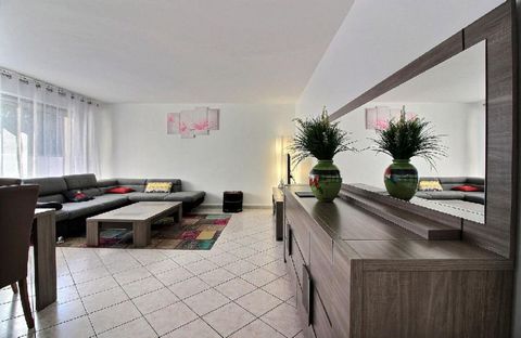 MOBILITY LEASE ONLY: In order to be eligible to rent this apartment you will need to be coming to Paris for work, a work-related mission, or as a student. This lease is not suitable for holidays. Located on the 3rd floor of a good quality building wi...