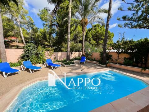 Nappo Real Estate offers for sale this detached villa with TOURIST LICENSE and swimming pool, located in one of the most sought after areas of the island of Mallorca, Costa de la Calma, both at tourist and residential level.This Villa is ideal for fi...