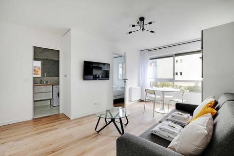 It is an apartment located on the 2nd floor of a modern building - with elevator. It is composed of : - a living room with a sofa bed (140200), and a dining table. - a seperate bedroom with a double bed (140200) - an open kitchen (refrigerator, oven,...
